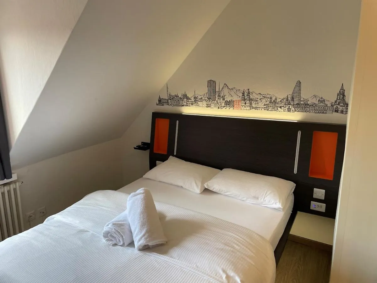 Easyhotel Zuerich Limmatplatz 2*, Curych